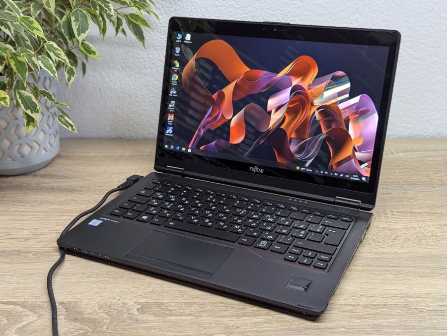 Уцінка! Ноутбук Б/В Fujitsu P727, Intel Core i7-7600U, DDR4 8 GB, SSD 256GB, 12" Full HD Сенсор