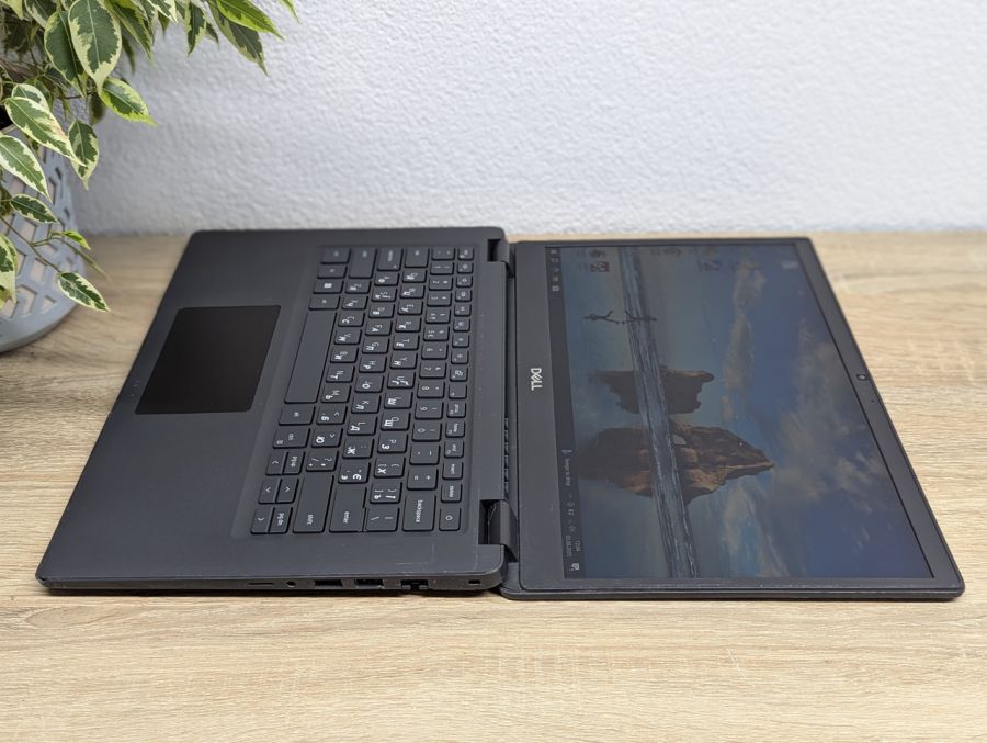 Уцінка! Ноутбук Б/В Dell Latitude 3410, Intel Core i5-10210U, DDR4 16 GB, SSD 256GB, 14" Full HD