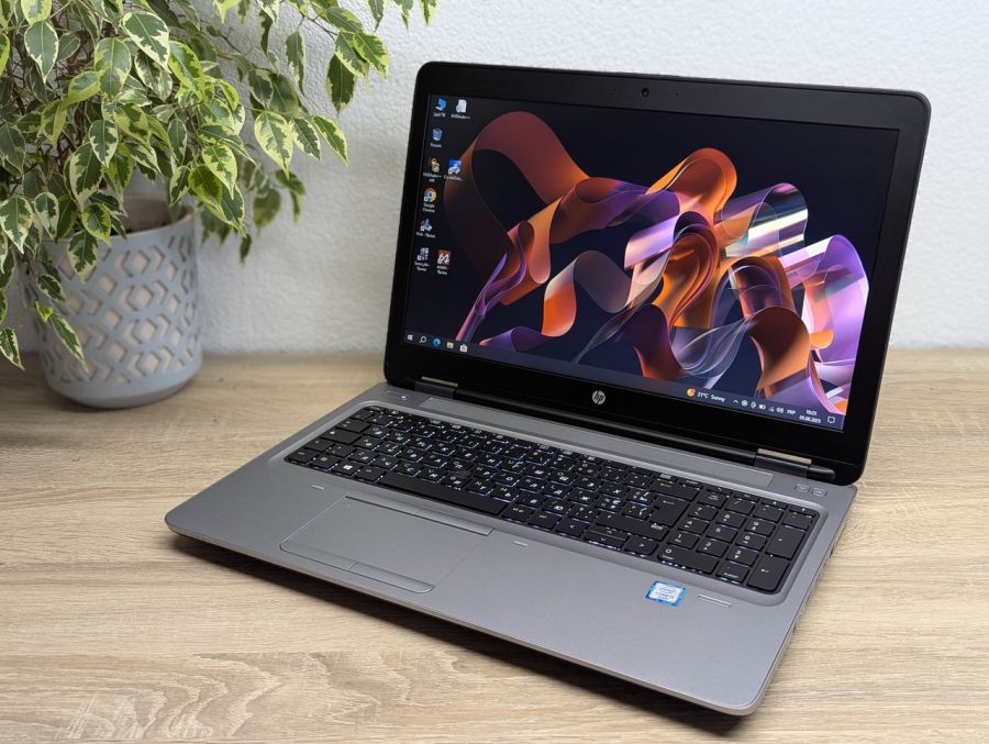 Ноутбук Б/В HP ProBook 650 G2, Intel Core i3-6100U, DDR4 8 GB, SSD 256GB, 15.6" HD