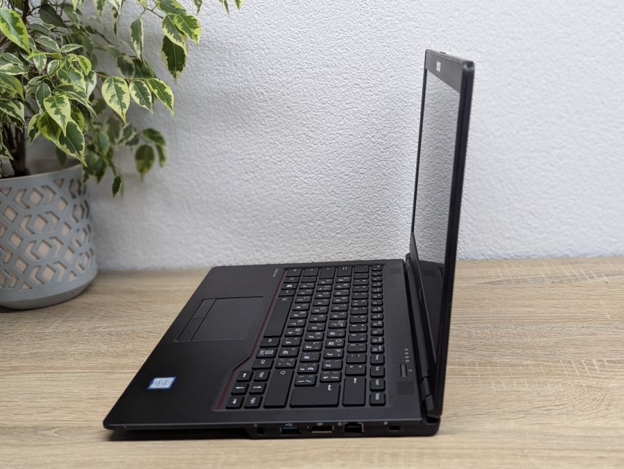 Уцінка! Ноутбук Б/В Fujitsu U747, Intel Core i5-6200U, DDR4 8 GB, SSD 256GB, 14" Full HD