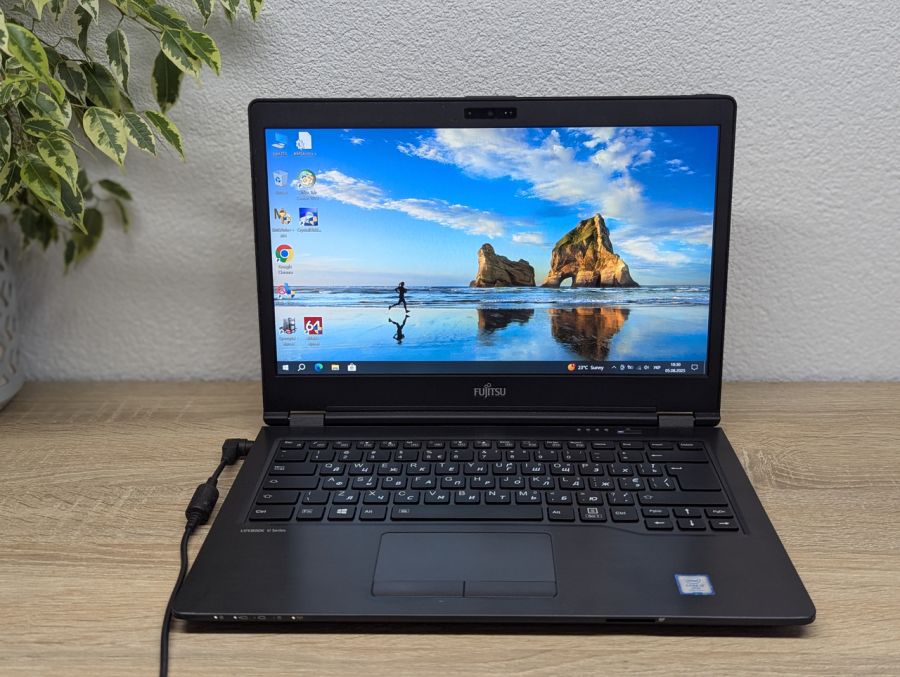 Уцінка! Ноутбук Б/В Fujitsu U748, Intel Core i5-7300U, DDR4 8 GB, SSD 128GB, 14" Full HD