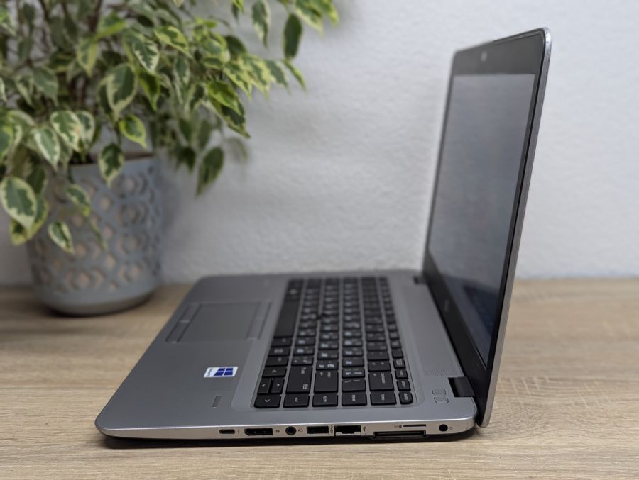 Уцінка! Ноутбук Б/В HP EliteBook 745 G3, AMD A12-8800B, DDR3 8 GB, SSD 256GB, AMD Radeon R7 Graphics, 14" Full HD