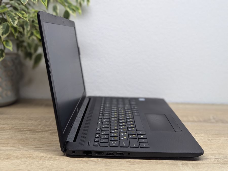 Уцінка! Ноутбук Б/В HP Laptop 15, Intel Core i5-8265U, DDR4 8 GB, SSD 128GB, 15.6" Full HD