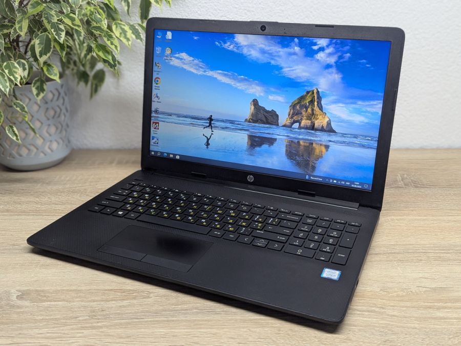 Уцінка! Ноутбук Б/В HP Laptop 15, Intel Core i5-8265U, DDR4 8 GB, SSD 128GB, 15.6" Full HD