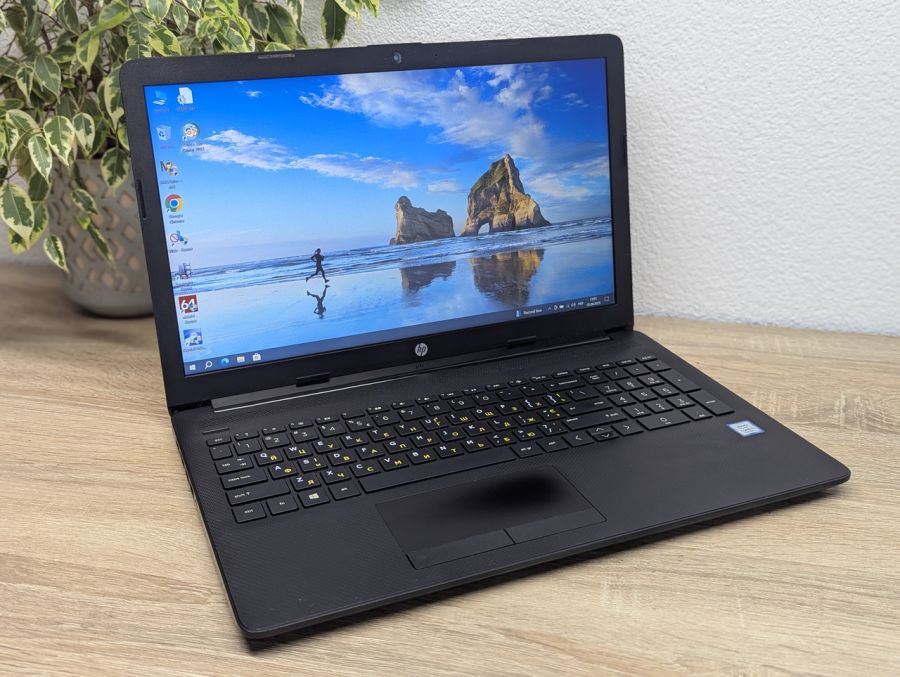 Уцінка! Ноутбук Б/В HP Laptop 15, Intel Core i5-8265U, DDR4 8 GB, SSD 128GB, 15.6" Full HD