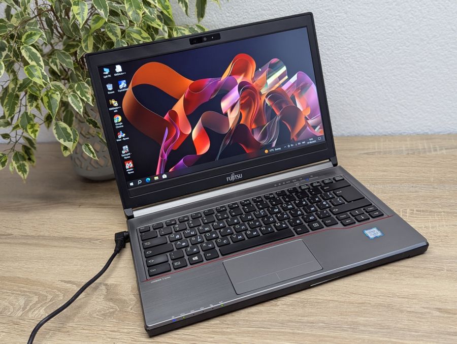 Уцінка! Ноутбук Б/В Fujitsu E736, Intel Core i5-6300U, DDR4 8 GB, SSD 256GB, 13" Full HD