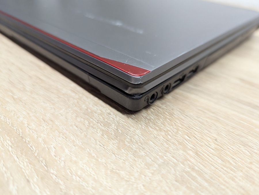 Уцінка! Ноутбук Б/В Fujitsu E736, Intel Core i5-6300U, DDR4 8 GB, SSD 256GB, 13" Full HD