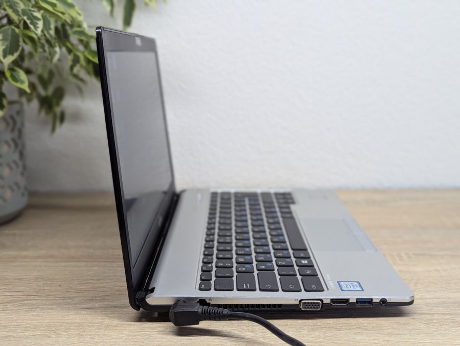 Ноутбук Б/В Fujitsu S936, Intel Core i5-6200U, DDR4 8 GB, SSD 128GB, 13" Full HD