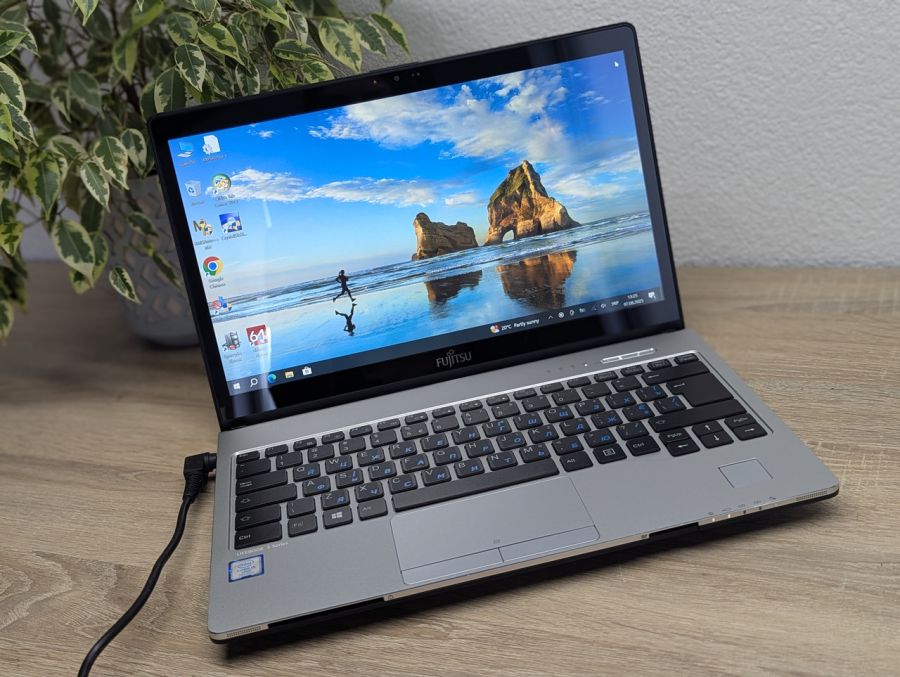 Ноутбук Б/В Fujitsu S937, Intel Core i5-7300U, DDR4 8 GB, SSD 128GB, 13" Full HD Сенсор