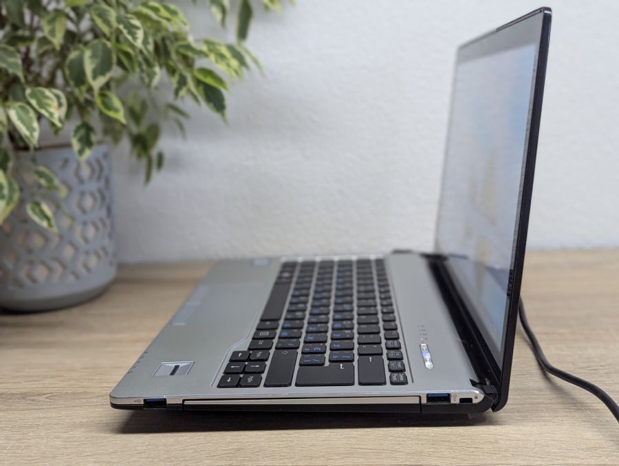 Ноутбук Б/В Fujitsu S936, Intel Core i5-6200U, DDR4 8 GB, SSD 128GB, 13" Full HD Сенсор