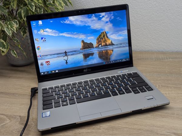 Ноутбук Б/В Fujitsu S936, Intel Core i5-6200U, DDR4 8 GB, SSD 128GB, 13" Full HD Сенсор