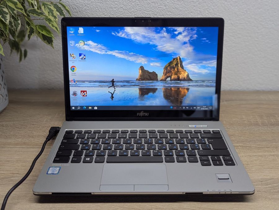 Ноутбук Б/В Fujitsu S936, Intel Core i5-6200U, DDR4 8 GB, SSD 128GB, 13" Full HD Сенсор