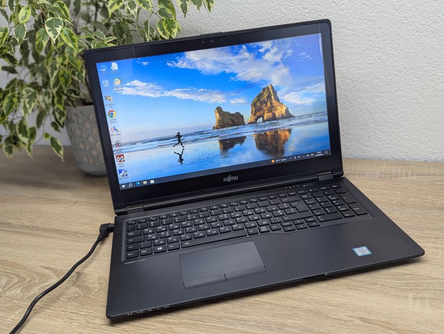 Ноутбук Б/В Fujitsu U758, Intel Core i5-8350U, DDR4 16 GB, SSD 256GB, 15.6" Full HD Сенсор
