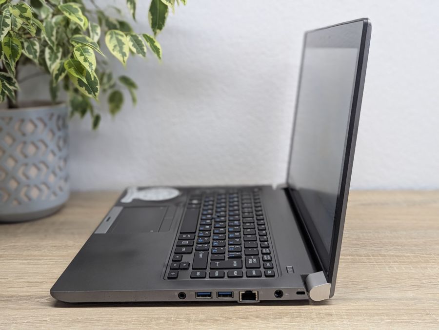 Ноутбук Б/В Toshiba Tecra Z40T-C, Intel Core i5-6300U, DDR3 16GB, SSD 256GB, 14" Full HD Сенсор