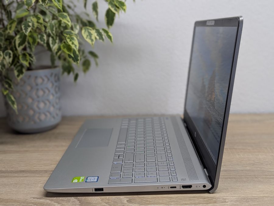 Уцінка! Ноутбук Б/В HP Pavilion Laptop 15, Intel Core i5-8250U, DDR4 16 GB, SSD 256GB, NVIDIA GeForce MX150 2Gb, 15.6" Full HD