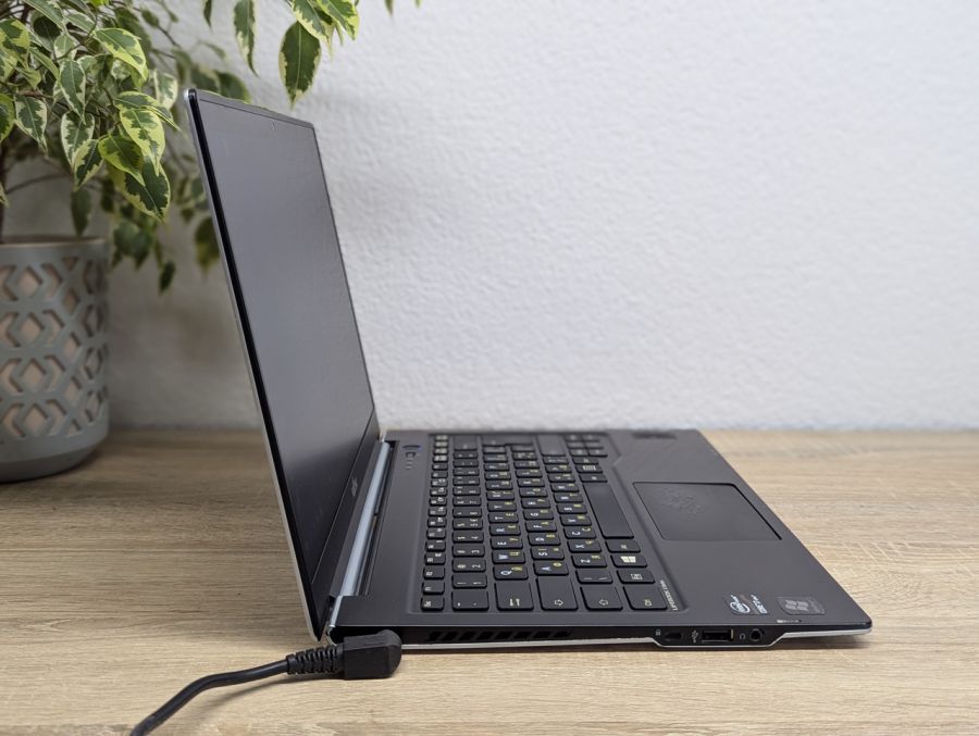 Уцінка! Ноутбук Б/В Fujitsu U772, Intel Core i7-3667U, DDR3 8 GB, SSD 128GB, 14" HD