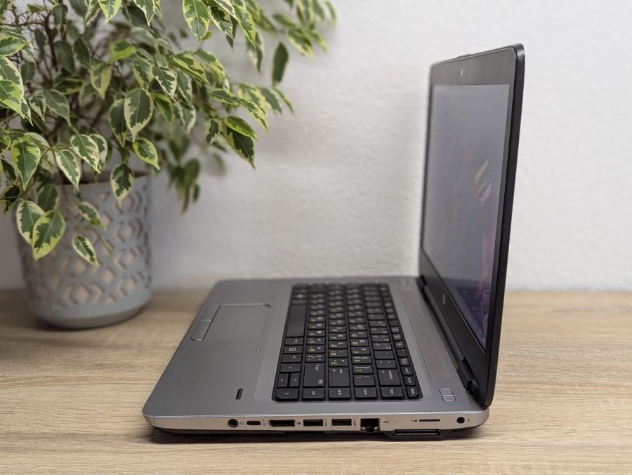 Ноутбук Б/В HP ProBook 640 G2, Intel Core i5-6200U, DDR4 8 GB, SSD 256GB, 14" Full HD