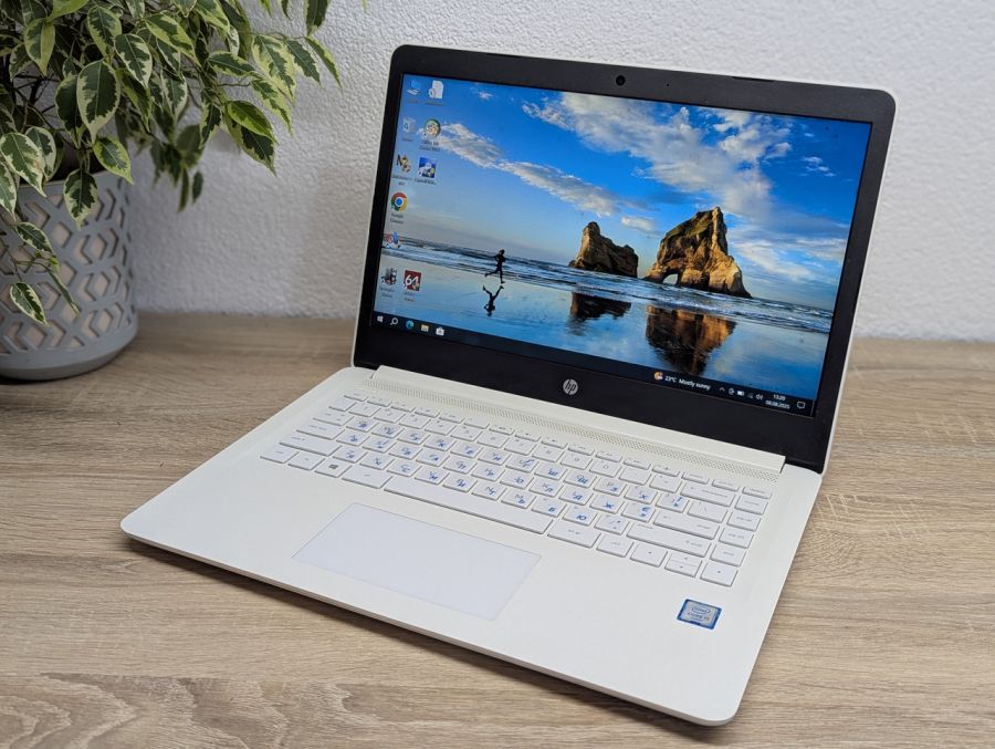 Уцінка! Ноутбук Б/В HP Laptop 14, Intel Core i3-6006U, DDR4 8 GB, SSD 128GB, 14" Full HD