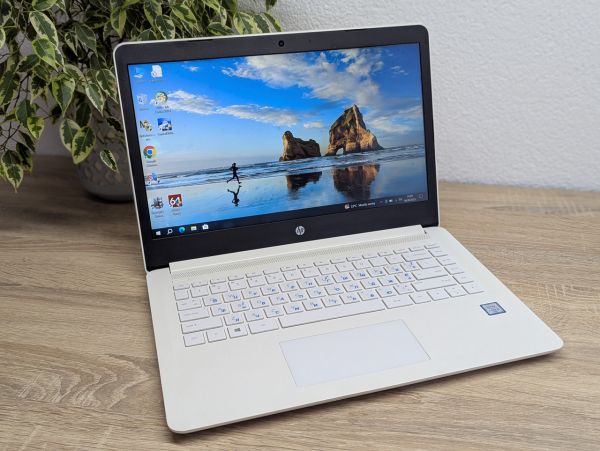Уцінка! Ноутбук Б/В HP Laptop 14, Intel Core i3-6006U, DDR4 8 GB, SSD 128GB, 14" Full HD