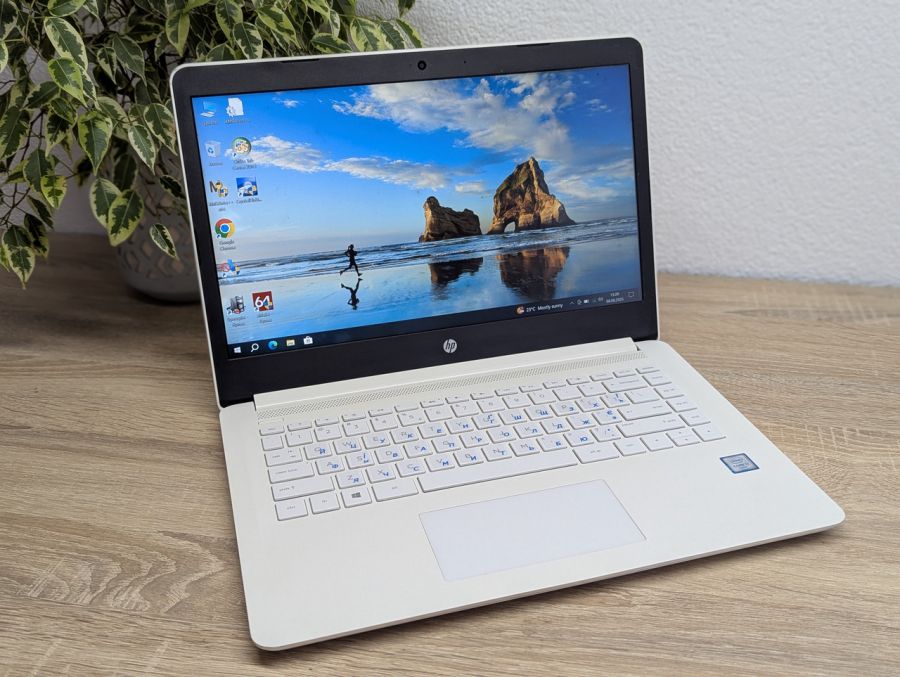 Уцінка! Ноутбук Б/В HP Laptop 14, Intel Core i3-6006U, DDR4 8 GB, SSD 128GB, 14" Full HD