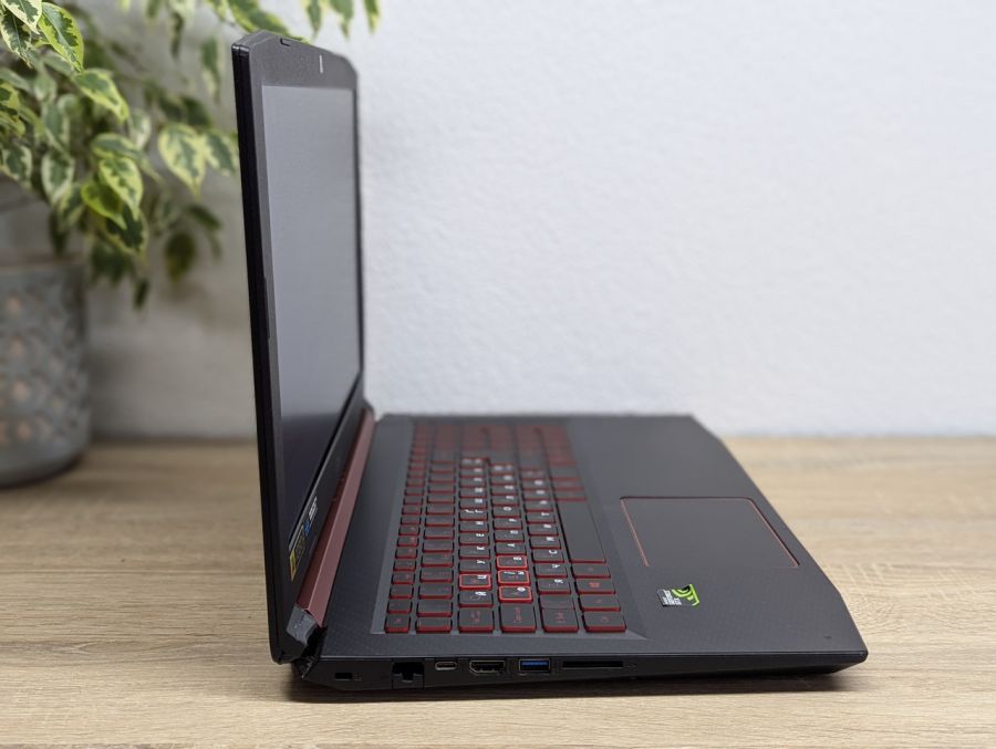Ноутбук Б/В Acer Nitro AN515-52, Intel Core i5-8300H, DDR4 32 GB, SSD 128GB + 1 TB, NVIDIA GEForce GTX 1050 4Gb, 15.6"