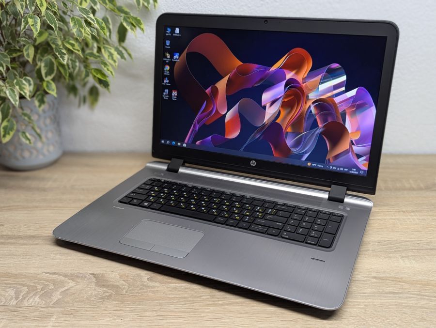 Ноутбук Б/В HP ProBook 470 G3, Intel Core i5-6200U, DDR4 8 GB, SSD 128GB + SSD 1TB, AMD Radeon R7 M340 1Gb, 17"