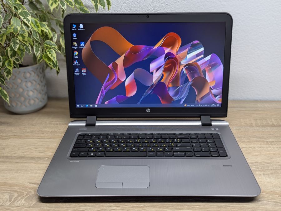 Ноутбук Б/В HP ProBook 470 G3, Intel Core i5-6200U, DDR4 8 GB, SSD 128GB + SSD 1TB, AMD Radeon R7 M340 1Gb, 17"