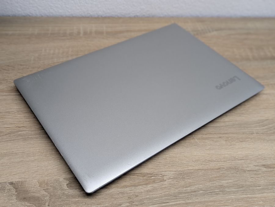 Уцінка! Ноутбук Б/В Lenovo 330-15IKB, Intel Core i5-8250U, DDR4 12 GB, SSD 256GB, 15" Full HD