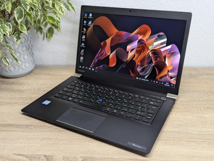 Ноутбук Б/В Toshiba Tecra X40-D, Intel Core i5-7300U, DDR4 16 GB, SSD 128GB, 14" Full HD Сенсор