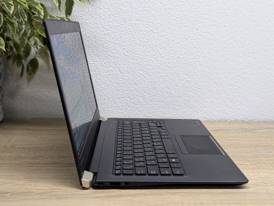 Уцінка! Ноутбук Б/В Toshiba Portege X30-D, Intel Core i5-7300U, DDR4 8 GB, SSD 128GB, 13" Full HD Сенсор
