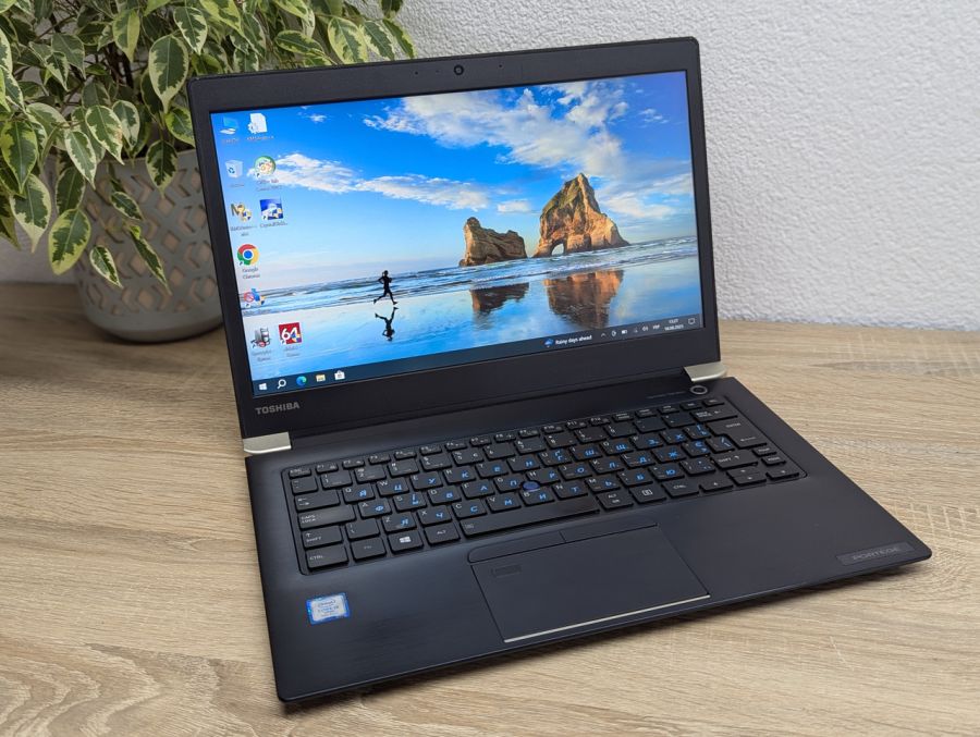 Ноутбук Б/В Toshiba Portege X30-D, Intel Core i5-7300U, DDR4 16 GB, SSD 256GB, 13" Full HD Сенсор