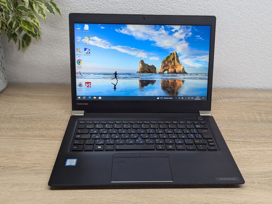 Ноутбук Б/В Toshiba Portege X30-D, Intel Core i5-7300U, DDR4 16 GB, SSD 256GB, 13" Full HD Сенсор