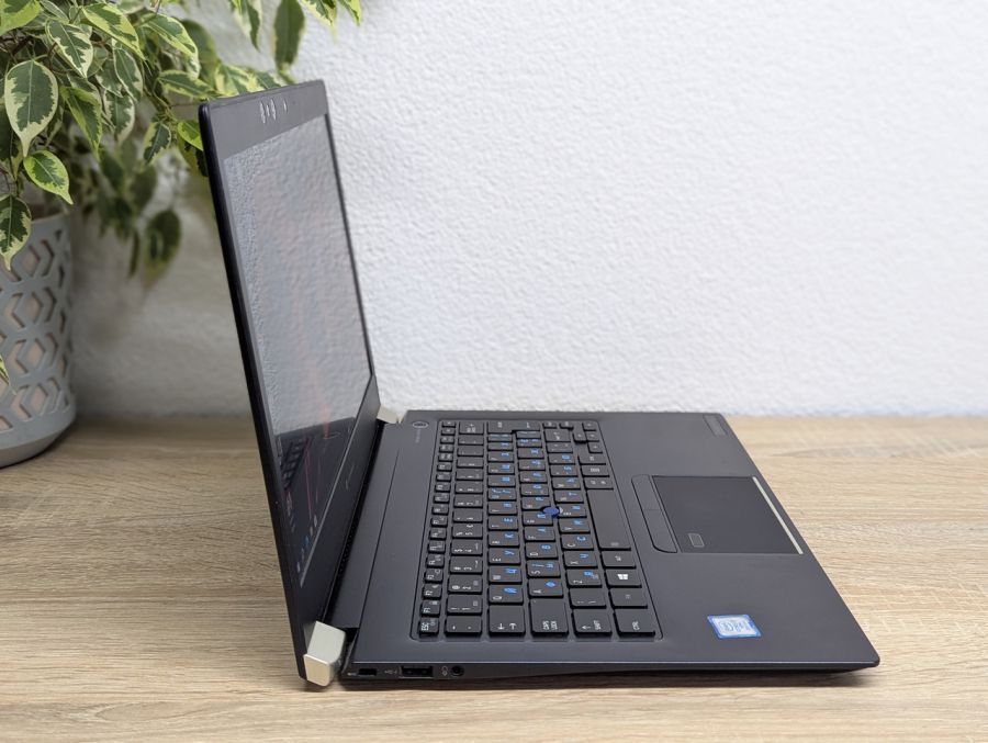 Ноутбук Б/В DynaBook Portege X30-F, Intel Core i7-8665U, DDR4 16 GB, SSD 256GB, 13" Full HD