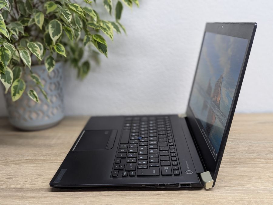 Уцінка! Ноутбук Б/В Toshiba Portege X30-D, Intel Core i5-7300U, DDR4 8 GB, SSD 128GB, 13" Full HD Сенсор