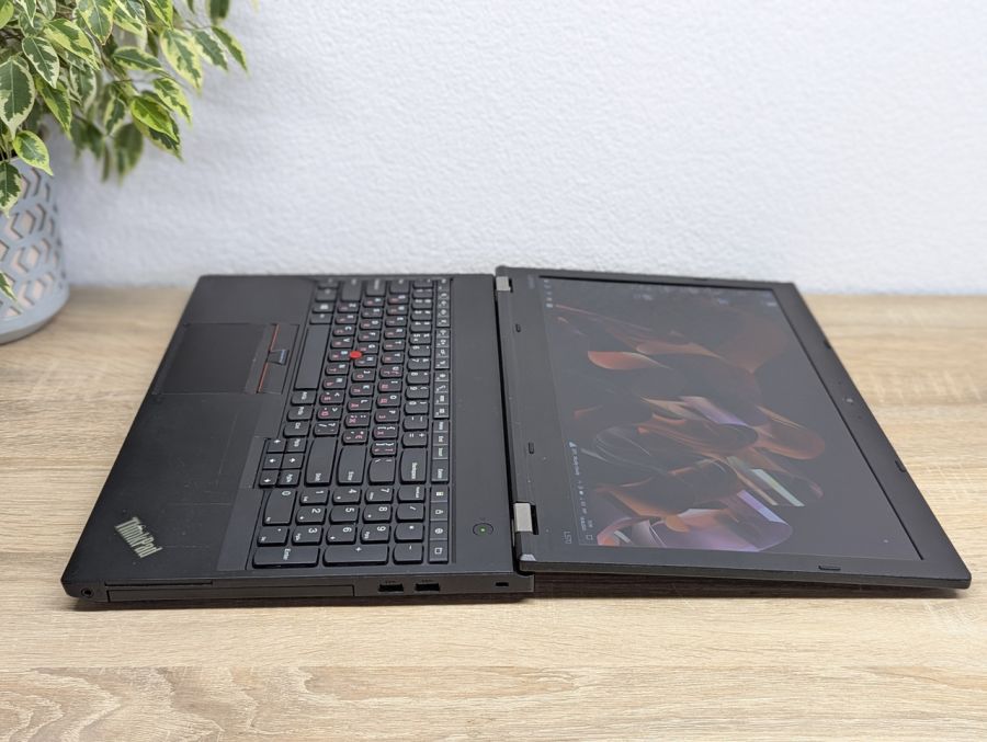 Уцінка! Ноутбук Б/В Lenovo ThinkPad L570, Intel Core i7-7600U, DDR4 16 GB, SSD 256GB, 15.6" Full HD