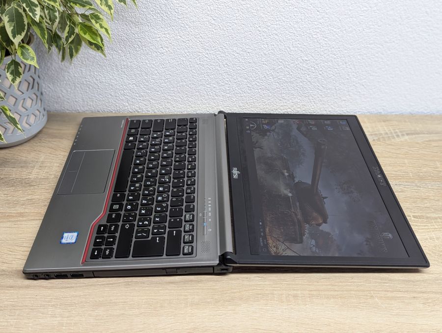 Уцінка! Ноутбук Б/В Fujitsu E736, Intel Core i5-6200U, DDR4 8 GB, SSD 256GB, 13" Full HD