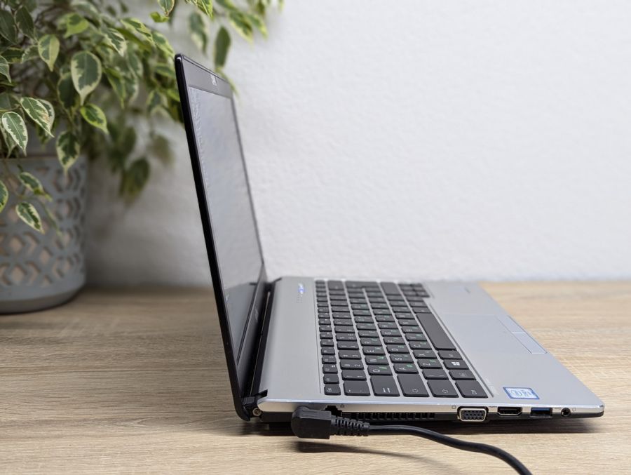 Ноутбук Б/В Fujitsu S936, Intel Core i5-6300U, DDR4 8 GB, SSD 128GB, 13" Full HD