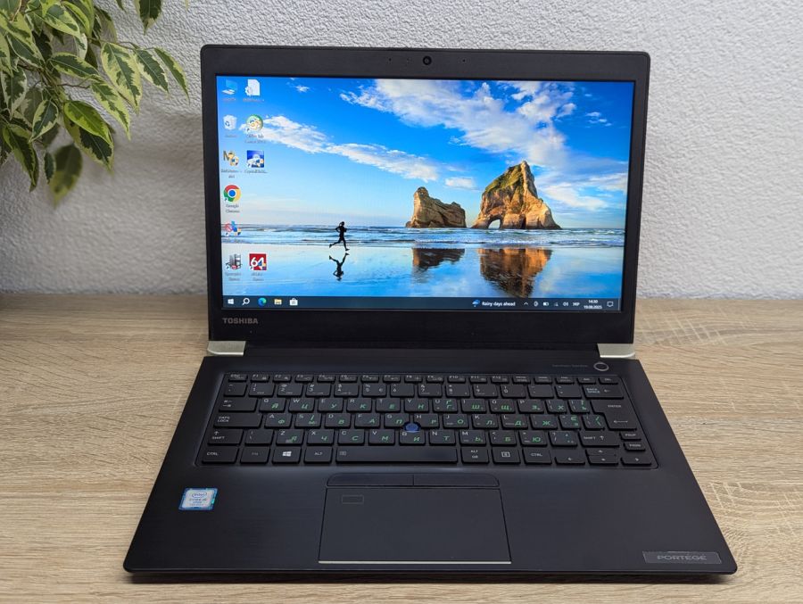 Ноутбук Б/В Toshiba Portege X30-D, Intel Core i5-7300U, DDR4 8 GB, SSD 256GB, 13" Full HD Сенсор