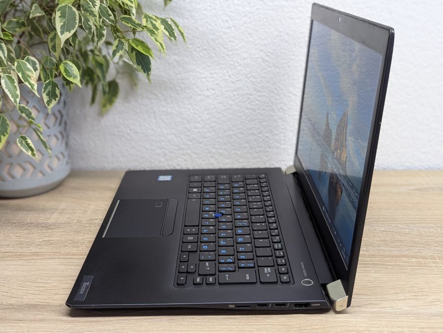 Ноутбук Б/В Toshiba Tecra X40-D, Intel Core i5-7300U, DDR4 8 GB, SSD 128GB, 14" Full HD Сенсор