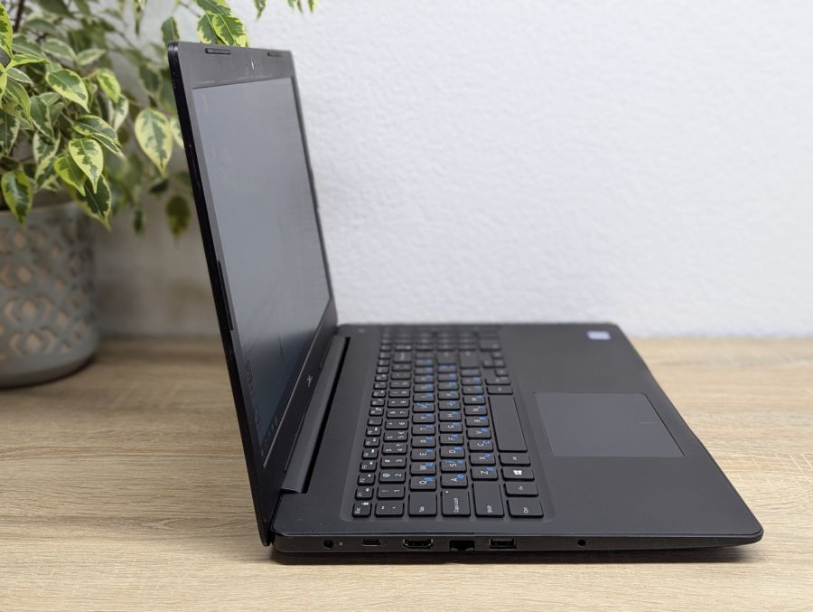 Уцінка! Ноутбук Б/В Dell Latitude 3590, Intel Core i5-8250U, DDR4 8 GB, SSD 128GB + SSD 500GB, 15.6" Full HD