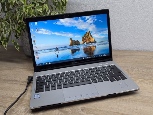 Ноутбук Б/В Fujitsu S937, Intel Core i5-7300U, DDR4 8 GB, SSD 128GB, 13" Full HD Сенсор