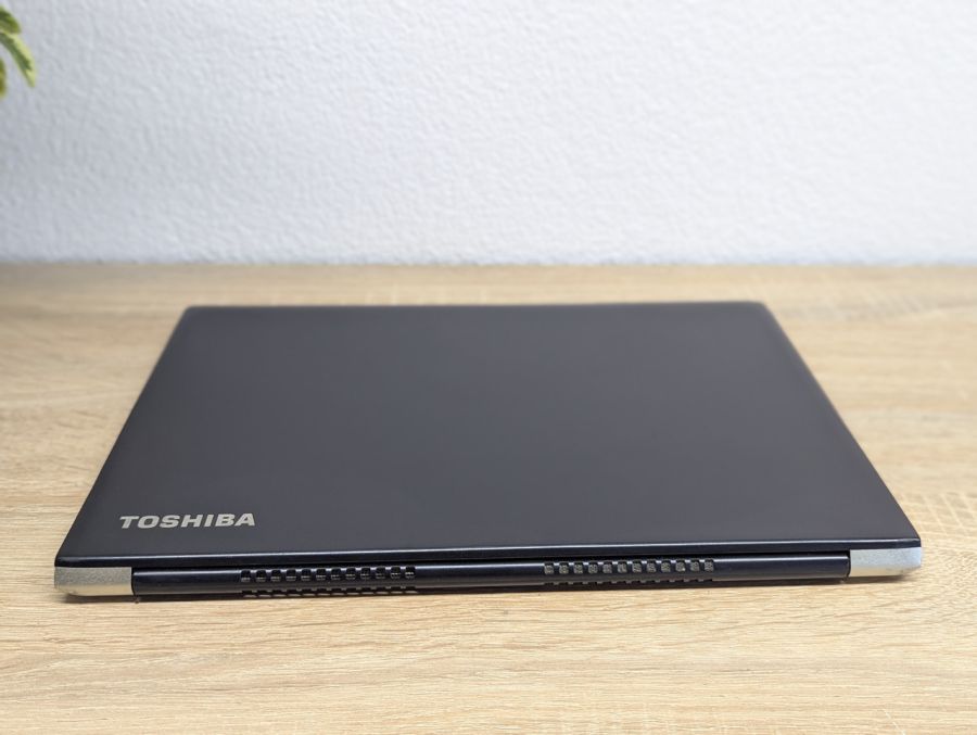 Уцінка! Ноутбук Б/В Toshiba Portege X30-D, Intel Core i5-7300U, DDR4 8 GB, SSD 128GB, 13" Full HD Сенсор