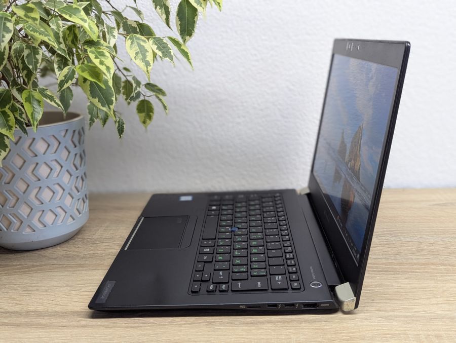 Уцінка! Ноутбук Б/В DynaBook Portege X30-F, Intel Core i7-8665U, DDR4 16 GB, SSD 256GB, 13" Full HD