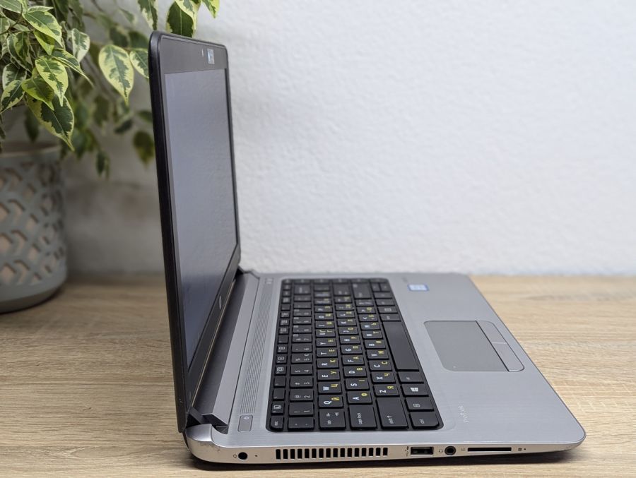 Уцінка! Ноутбук Б/В HP ProBook 430 G3, Intel Core i5-6200U, DDR3 8 GB, SSD 128GB, 12.5" HD
