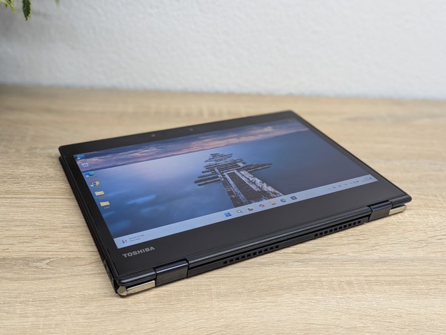 Ноутбук Б/В Toshiba Portege X20W-E, Intel Core i5-8350U, DDR3 16 GB, SSD 256GB, 12.5" Full HD Сенсор