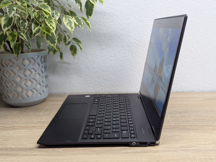 Ноутбук Б/В Toshiba Portege X20W-D, Intel Core i5-7300U, DDR3 16 GB, SSD 256GB, 12.5" Full HD Сенсор