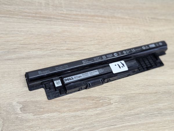 Б/В Оригінальна акумуляторна батарея Dell XCMRD