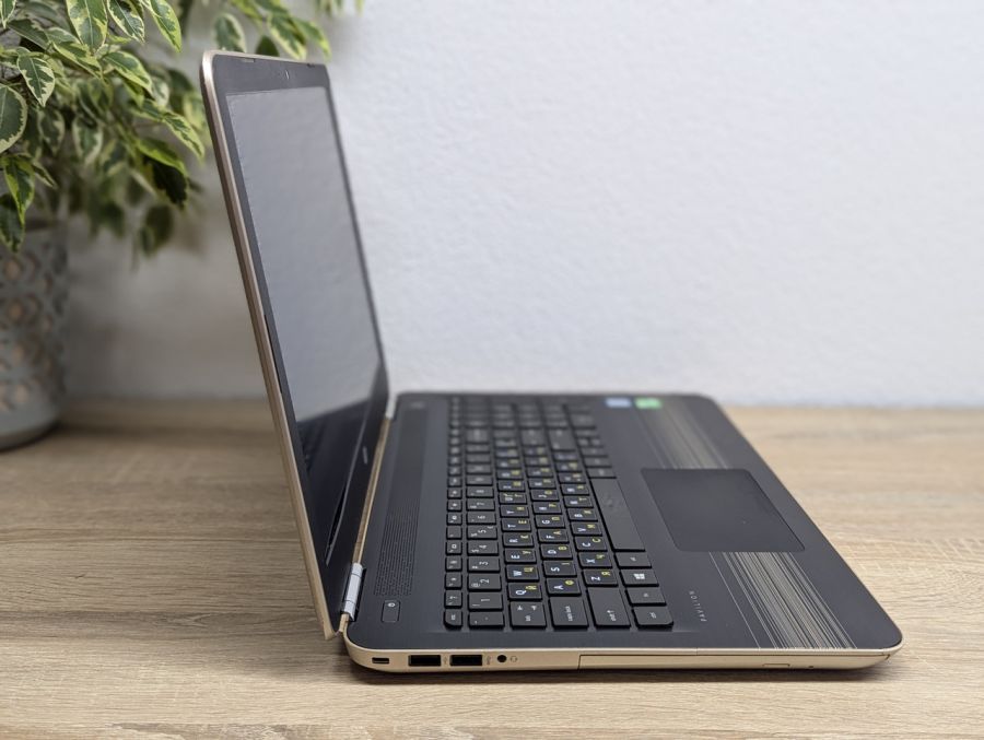 Уцінка! Ноутбук Б/В HP Pavilion 15 Notebook, Intel Core i5-7200U, DDR4 16 GB, SSD 256GB, NVIDIA GeForce 940MX 2Gb, 15.6" Full HD