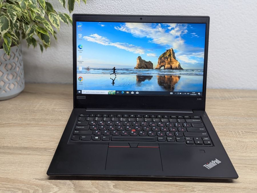 Ноутбук Б/В Lenovo ThinkPad E480, Intel Core i5-8250U, DDR4 16GB, SSD 256GB, 14" Full HD