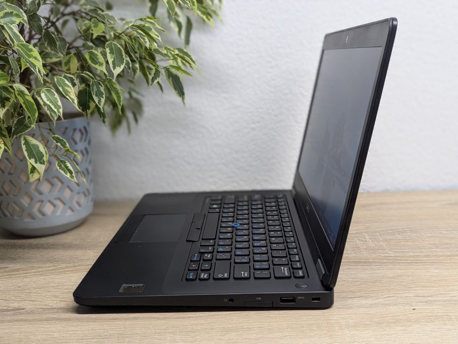 Уцінка! Ноутбук Б/В Dell Latitude E5470, Intel Core i5-6200U, DDR4 8 GB, SSD 128GB, 14" HD